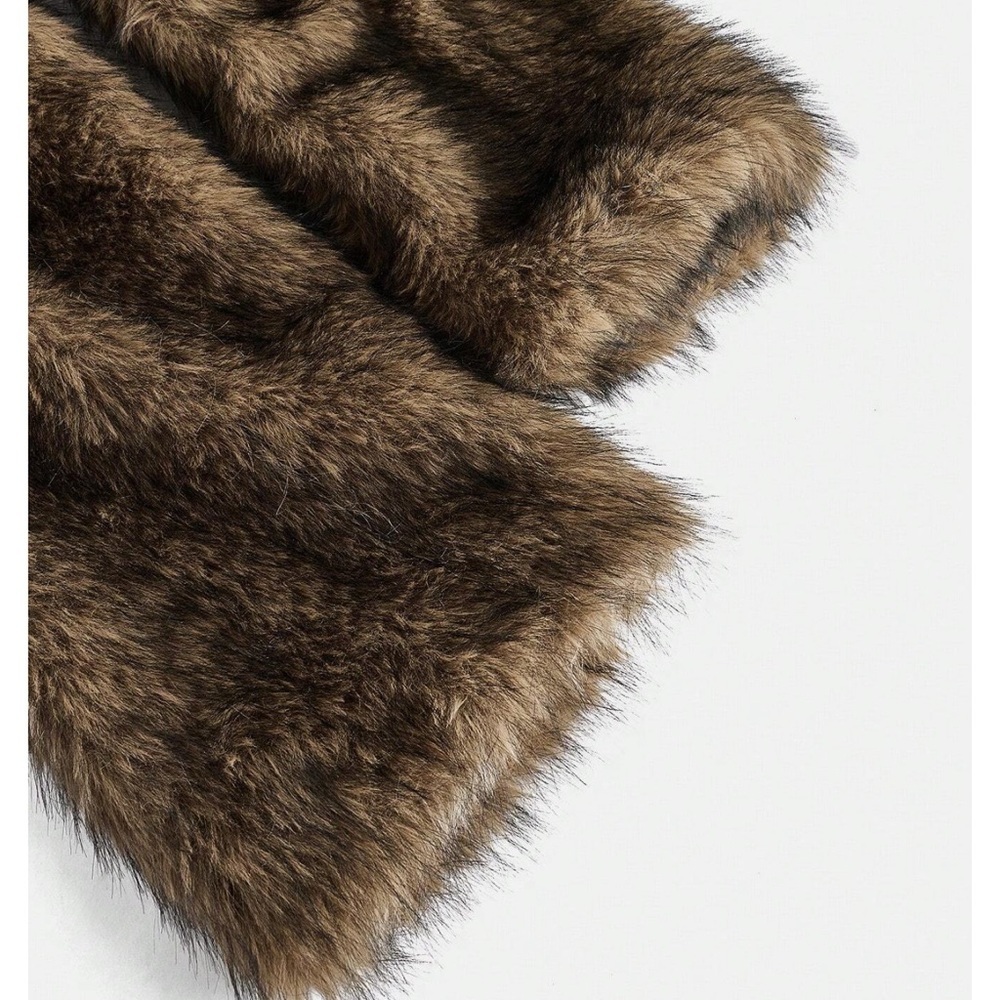 Luxurious Vintage Vegan Fur Jacket - Picture 7 of 11